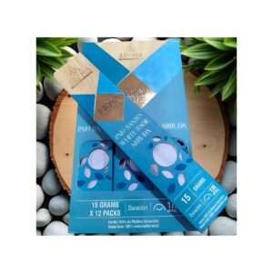 Incienso Palo Santo, Salvia Blanca y Ruda Aura 20 g de la colección Aroma Trio Series con varillas aromáticas de larga duración.